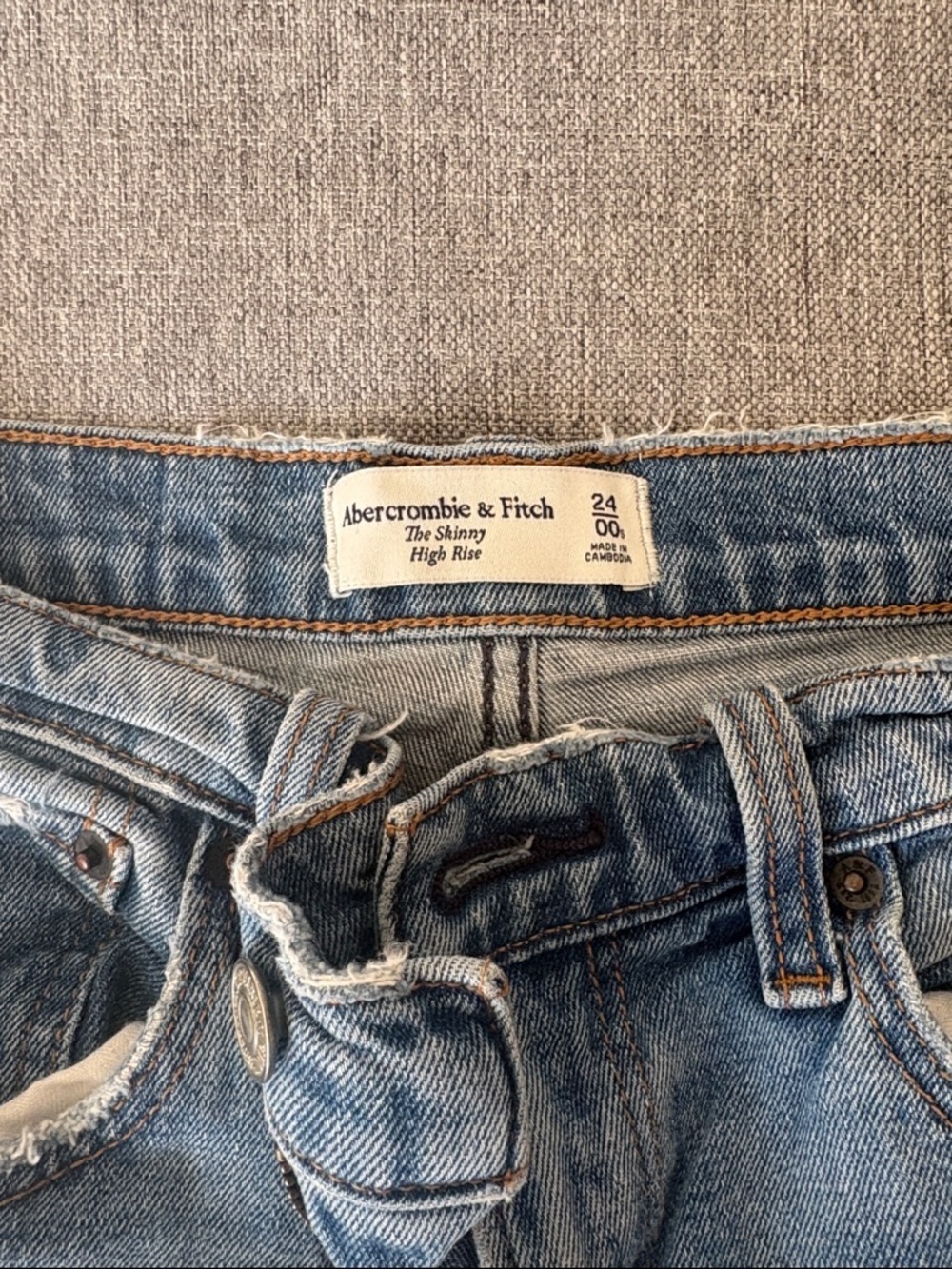Abercrombie & Fitch Light Blue Skinny Distressed Jeans - Picture 2 of 3